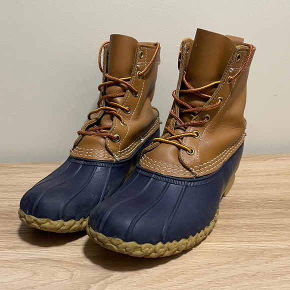 L.L.Bean Women's Bean Boots, 8" Tan/Navy - Picture 1 of 10